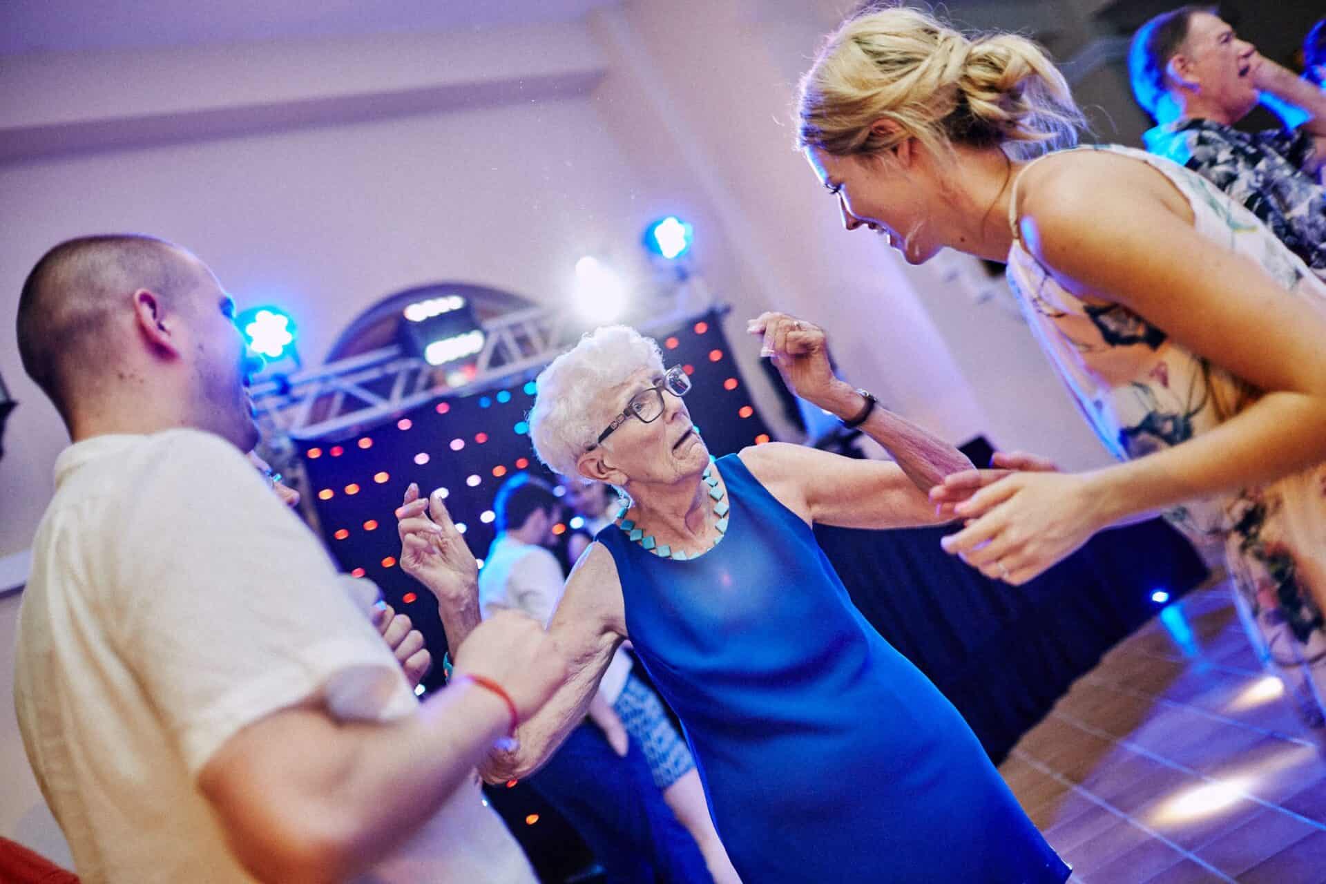 Is eloping selfish or disrespectful to family