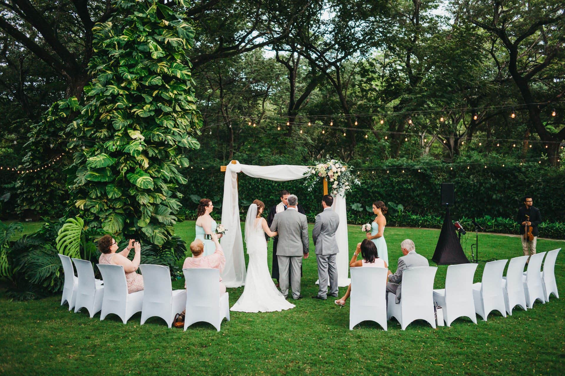 Wedding ceremony in the garden of El Mangroove hotel in papagayo costa rica