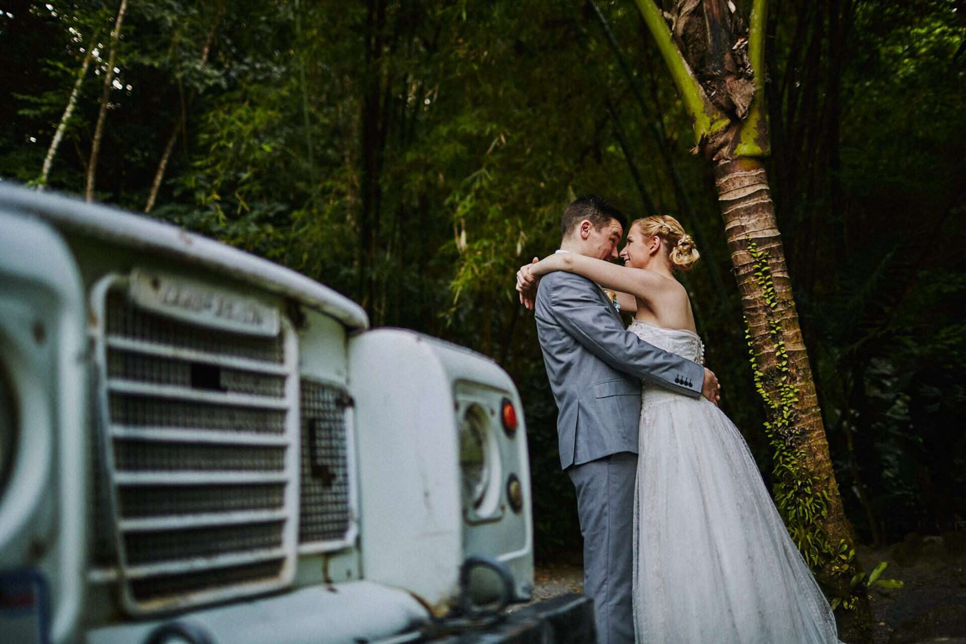 bride and groom photo session at costa rican wedding in la fortuna