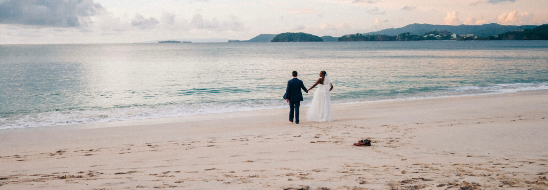 Editorial wedding photographer costa rica