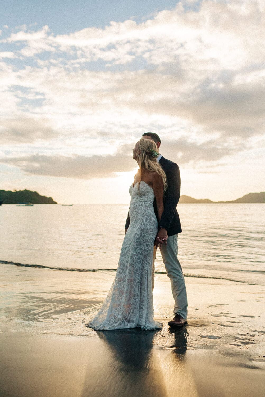 wedding couple at sunset on papagayo peninsula 